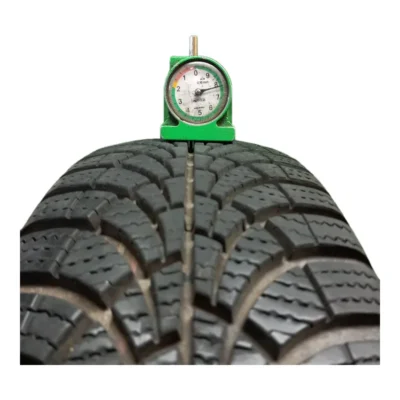 Goodyear UltraGrip 9+ 175/65 R15 usato