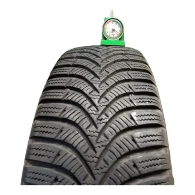Hankook Winter i*cept RS2 175/65 R15 84T usato