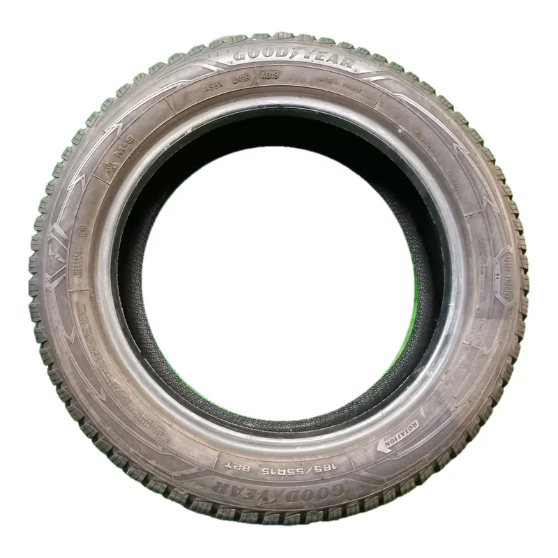 Goodyear UltraGrip 9+ 185/55 R15 82T invernale usato