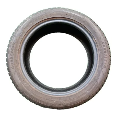 Goodyear UltraGrip Performance+ 225/50 R17 usato