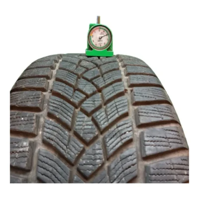 Goodyear UltraGrip Performance+ 225/50 R17 usato