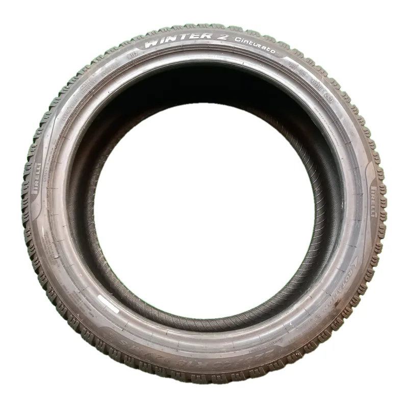 Pirelli Winter 2 Cinturato TM 225/40 R18 92V usato