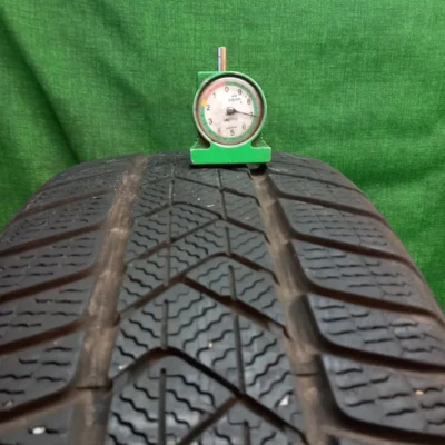 Pirelli Winter Sottozero 3 215/50 R18 92V usato