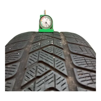 Pirelli Scorpion Winter TM 235/55 R18 usato