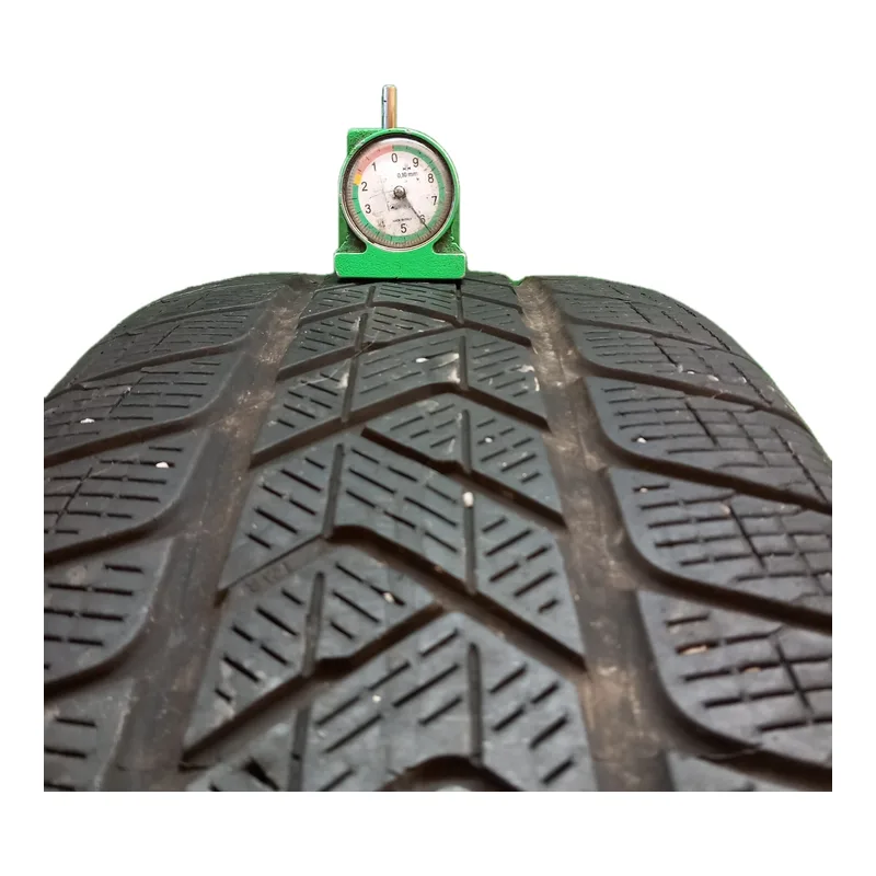 Pirelli Scorpion Winter TM 235/55 R18 usato