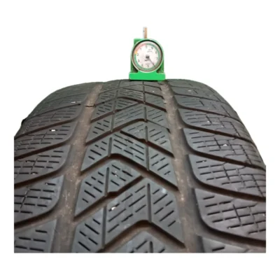 Pirelli Scorpion Winter TM 235/55 R18 usato
