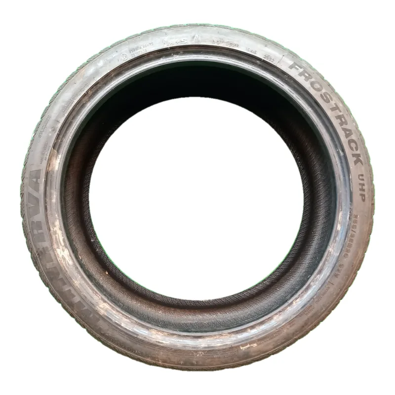 Minerva FROSTRACK UHP 255/35 R20 97V usato