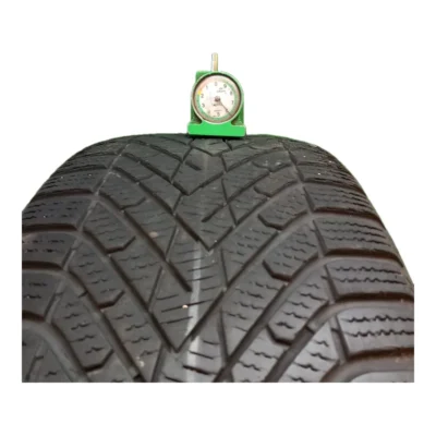 Pirelli Winter 2 Scorpion TM 235/50 R19 usato