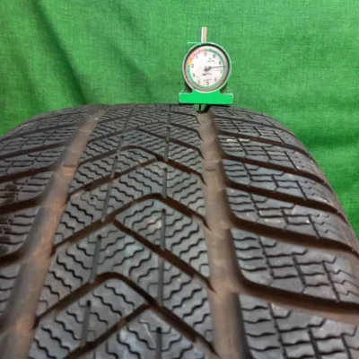 Pirelli Sottozero 3 235/40 R19 96V usato