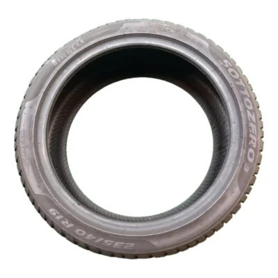 Pirelli Sottozero 3 235/40 R19 96V usato
