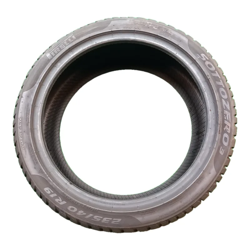 Pirelli Sottozero 3 235/40 R19 96V usato