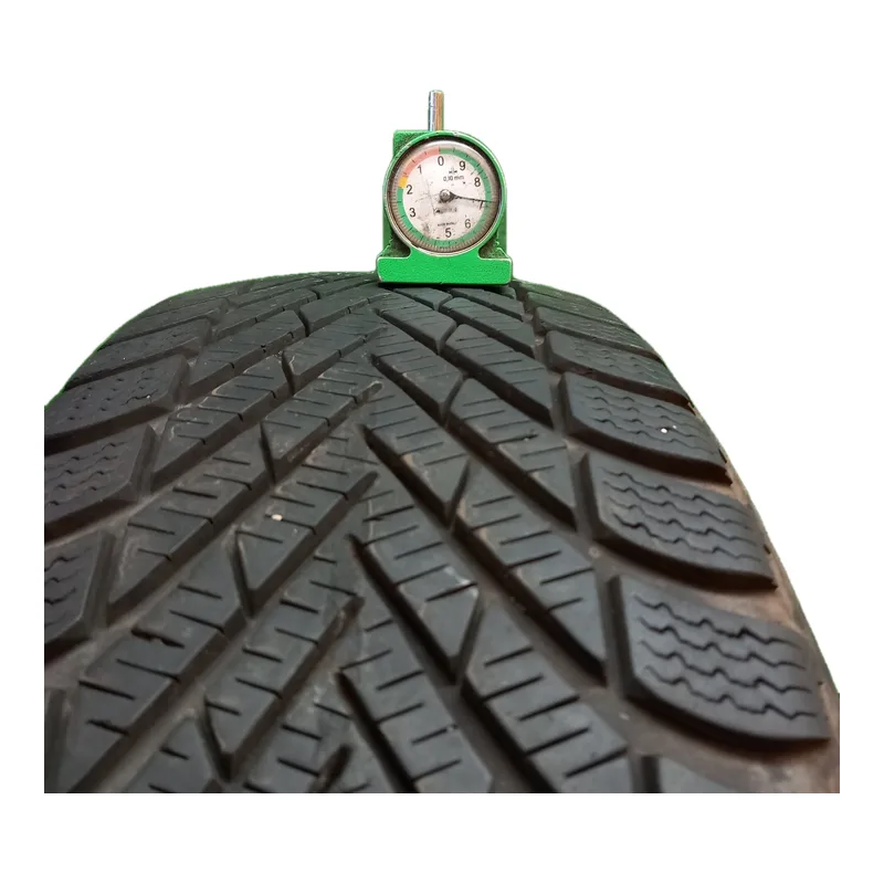 Pirelli Winter Cinturato TM 215/60 R17 96T usato