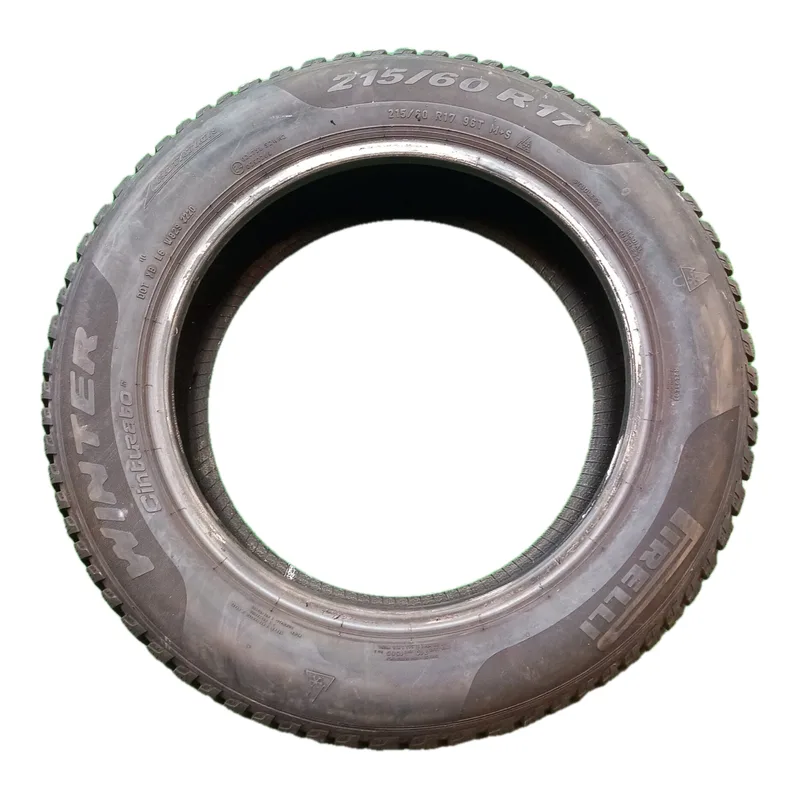 Pirelli Winter Cinturato TM 215/60 R17 96T usato