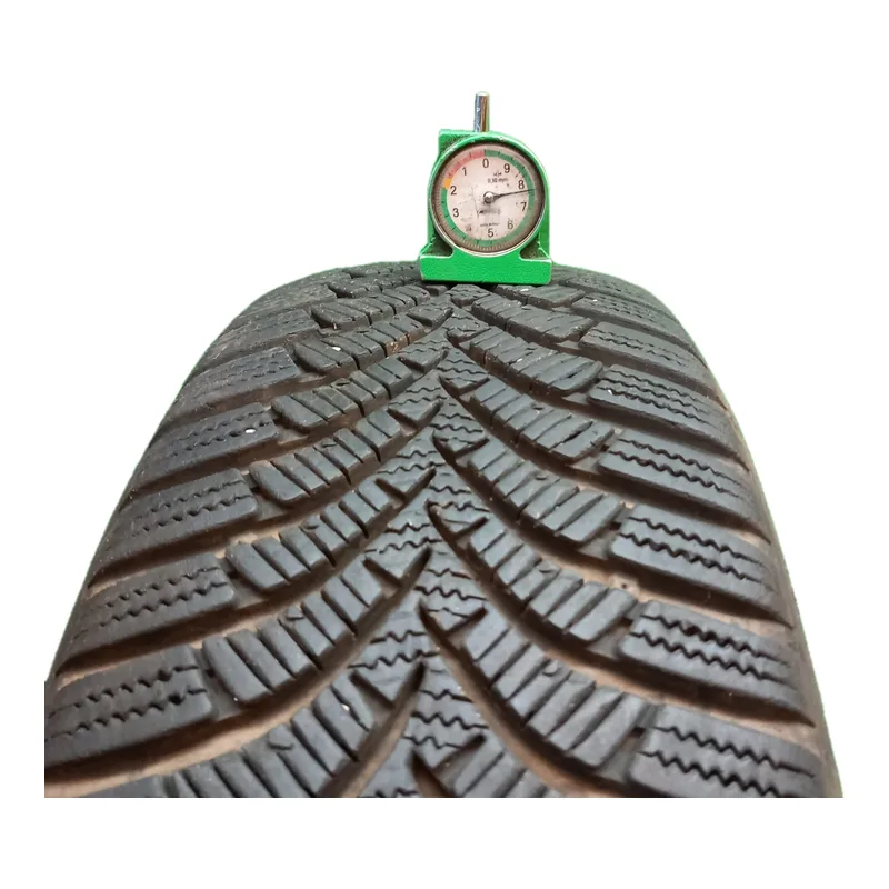 Hankook Winter i*cept RS2 185/65 R15 88T usato