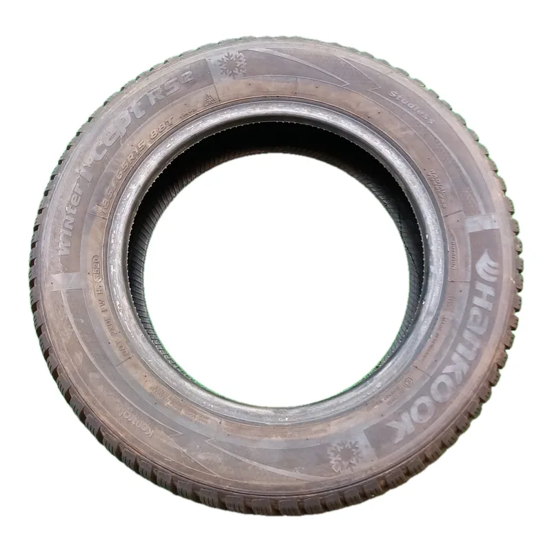 Hankook Winter i*cept RS2 185/65 R15 88T usato