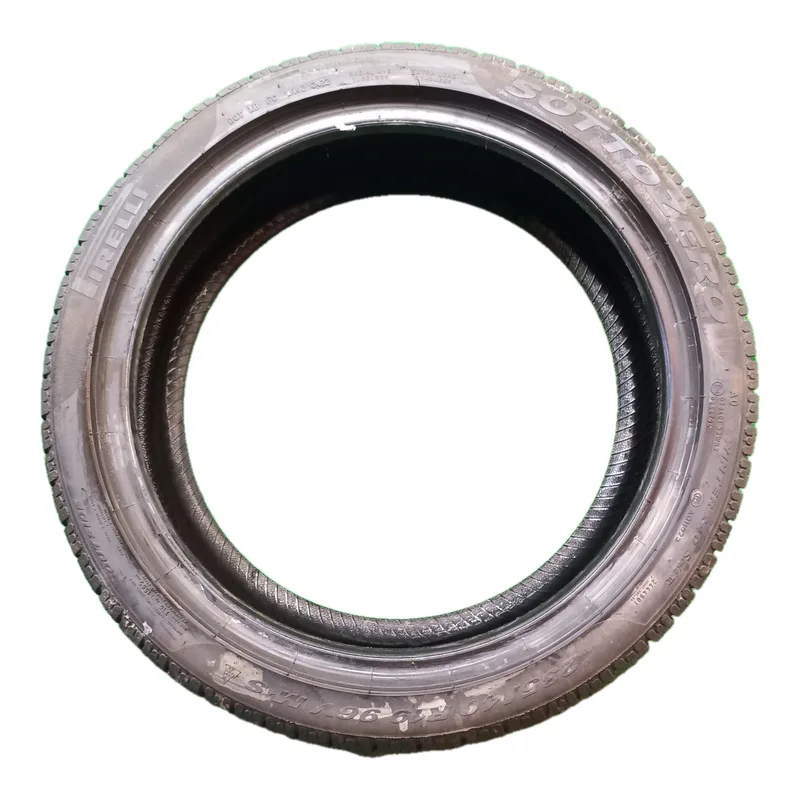Pirelli Sottozero Winter 240 Serie II 235/40 R19 usato