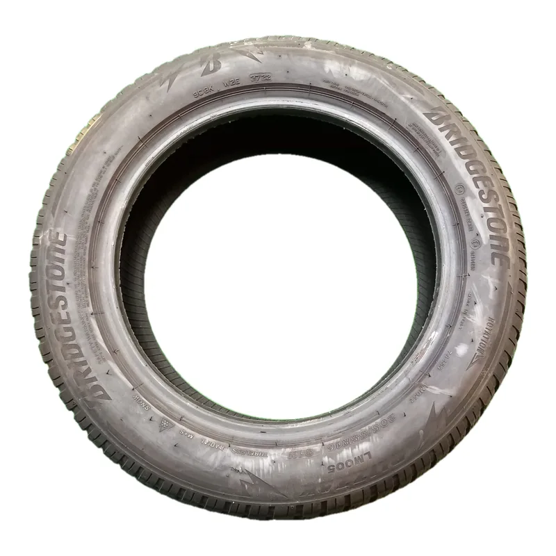 Bridgestone Blizzak LM005 205/55 R16 91H usato