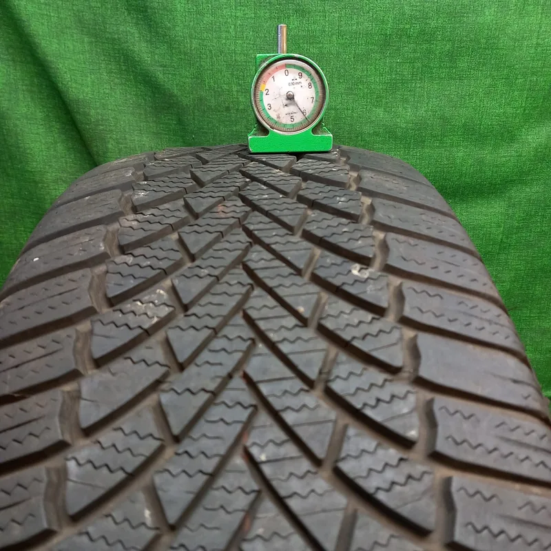 Bridgestone Blizzak LM005 225/60 R17 usato