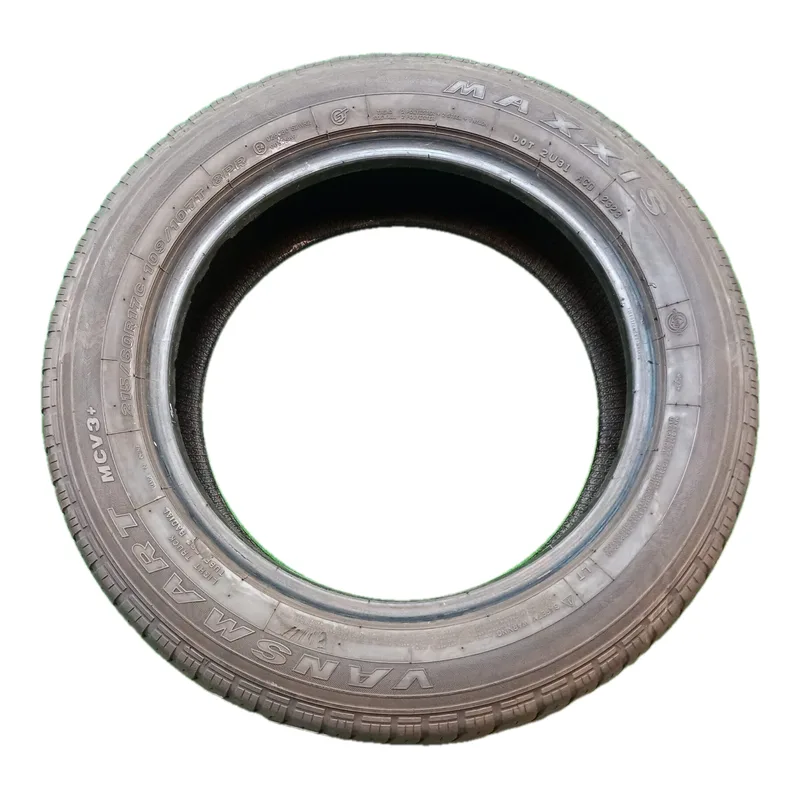 Maxxis VANS MART MCV3+ 215/60 R17C usato
