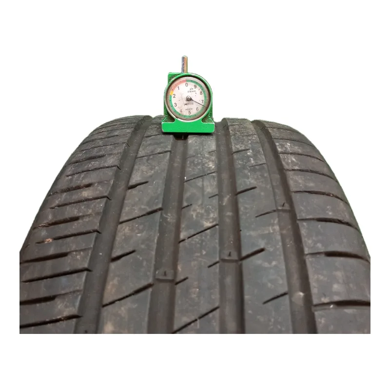 Momo TOPRUN M30 EUROPA 235/45 R18 98Y usato