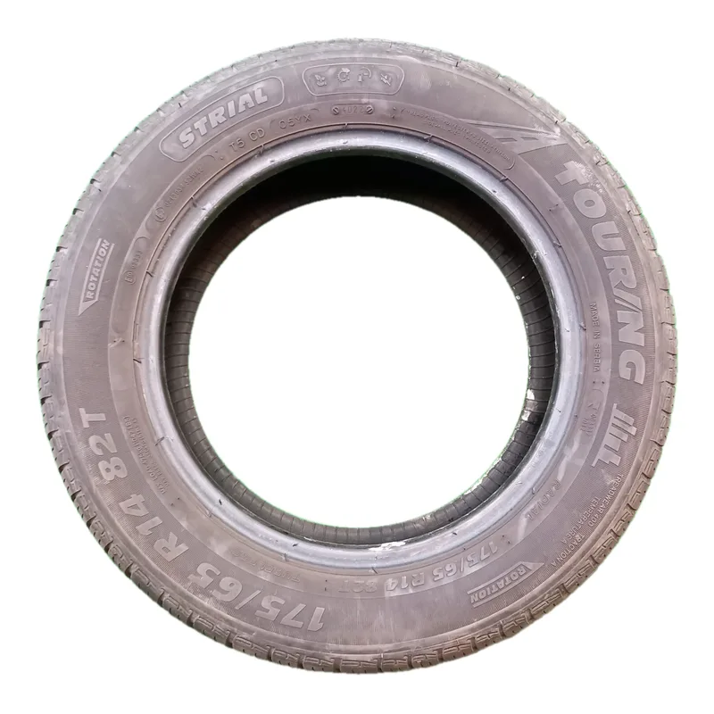 Strial Touring 175/65 R14 82T estivo usato