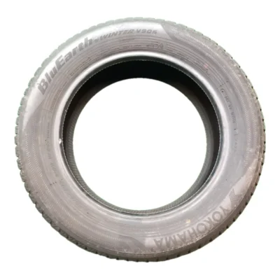 Yokohama BluEarth Winter V906 225/55 R17 101V invernali usati