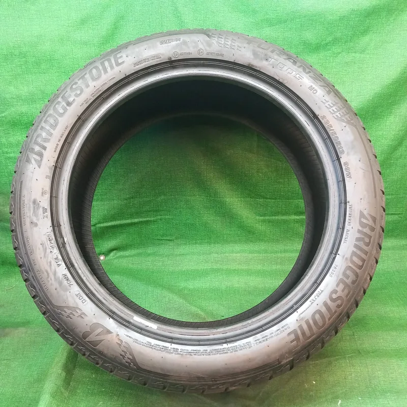 Bridgestone TURANZA T005 MO 235/50 R19 99W usato