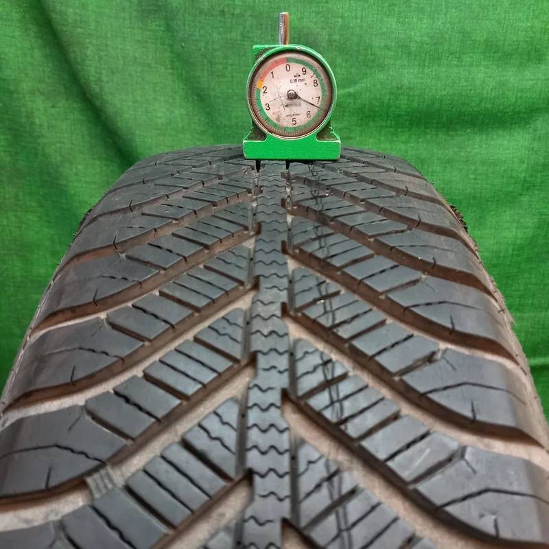 Goodyear Vector 4Seasons 185/65 R15 usato