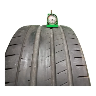Yokohama Advan Sport V107 235/35 R19 91Y usato