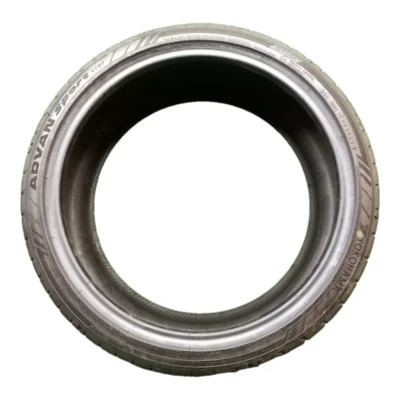 Yokohama Advan Sport V107 235/35 R19 91Y usato
