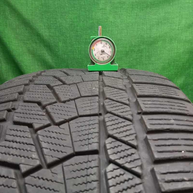 Continental Winter Contact TS 860 S 275/40 R21 usato