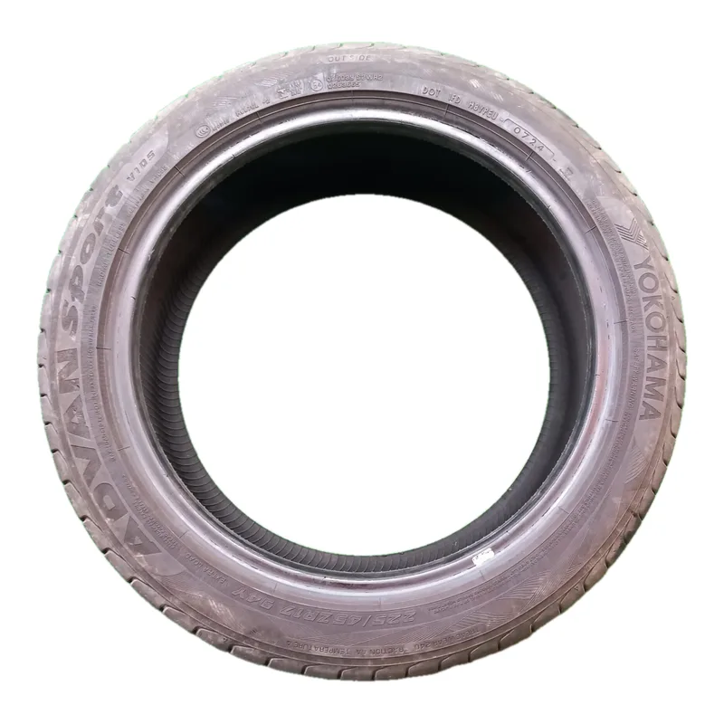 Yokohama Advan Sport V105 225/45 R17 94Y usato