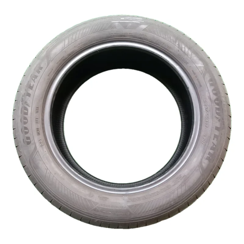 Goodyear Efficientgrip Performance 225/55 R17 usato