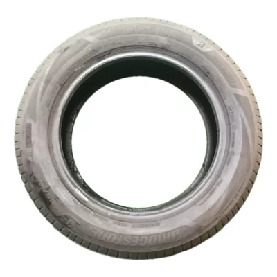 Bridgestone Turanza 6 Enliten 215/60 R17 usato