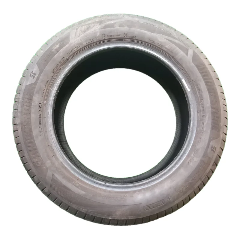 Bridgestone TURANZA 6 Enliten 235/55 R17 usato